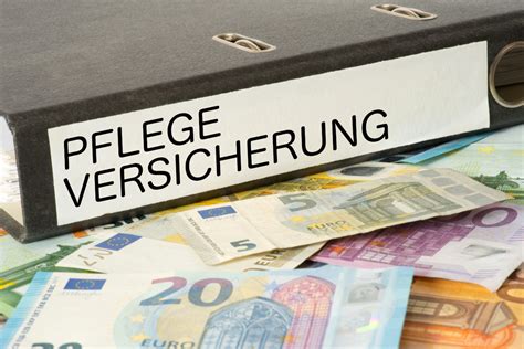 Pflegeversicherung für Kinderlose teurer Beitragszuschlag steigt 2022