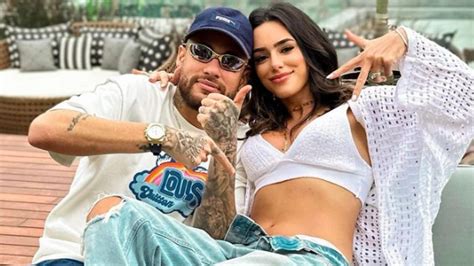 Neymar E Bruna Biancardi Passam Dia Dos Namorados Juntos Um Ano Ap S