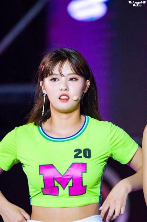 ahin momoland wanita