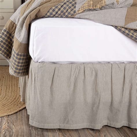 Adorn Your Bed With A Classic Farmhouse Vintage Look The Dakota Star