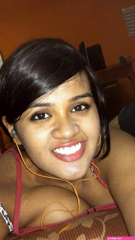 Desi Girl Nude Mms Sex Leaks