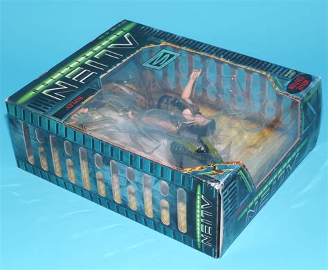 Alien Resurrection Ripley Mib Open Box 1997 Kenner Aliens Read Boonsart Shop