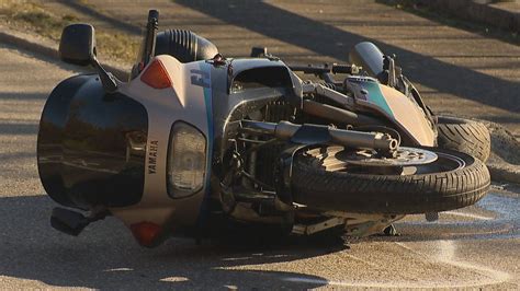 Autofahrerin Verursacht T Dlichen Unfall Knipst Foto Und F Hrt Zur