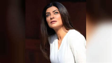 Trending: Sushmita Sen reveals her Miss India gown fabric was bought ...