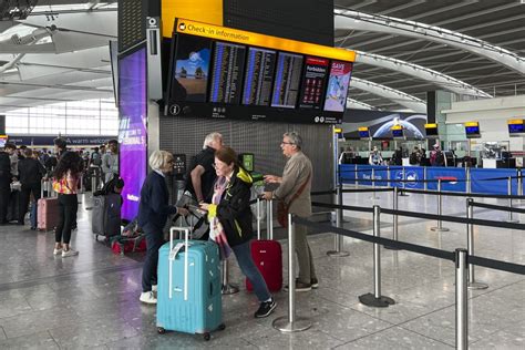 Traffico Aereo Risolto Il Guasto Tecnico Nel Regno Unito Resta Il Caos