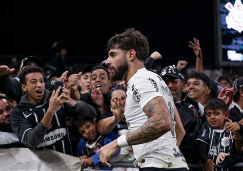 Atacante Do Corinthians Aparece Entre Os Dez Jogadores Mais Valiosos Do