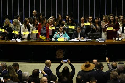 Bancada Feminina Amplia Presen A Em Postos De Poder Mas Desigualdade