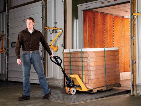 Pallet truck safety | Warehouse & Logistics News