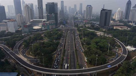 Melihat Hasil Proyek Simpang Susun Semanggi