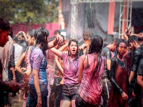 Tomato Fest Will Be Held On Holi In Raipur Raipur Holi Celebration