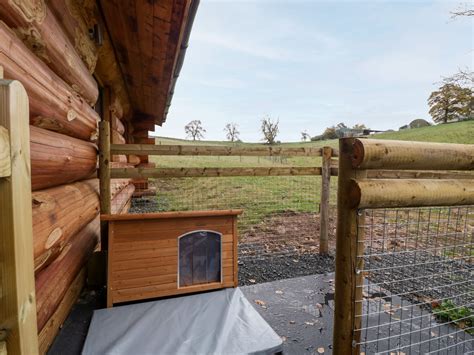 Cabin Clifton Upon Teme Worcestershire England Hot Tub