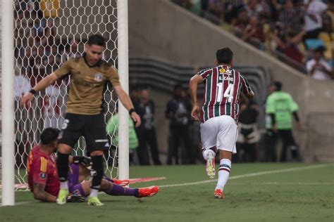 Pr Ximo Advers Rio Do Fluminense Colo Colo Tem Campanha Mediana No