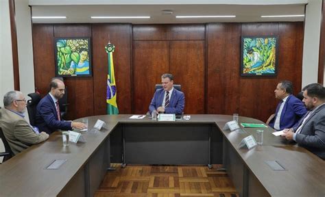 Ministro F Varo E Mgi Se Re Nem Para Discutir A Reestrutura O Das