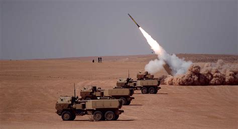 Exército dos EUA vai adquirir 342 sistemas de foguetes de artilharia ...