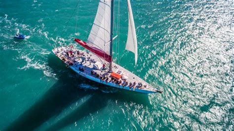 Airlie Beach Tour In Barca A Vela Di 2 Giorni Alle Isole Whitsunday