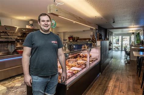 Christof 28 Van Frituur Poater Opent Opnieuw De Deuren In Roeselare