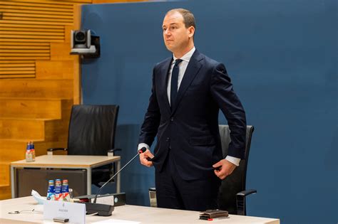 Asscher Onder Vuur Onder Leden Pvda Voor Rol In Toeslagenaffaire Het