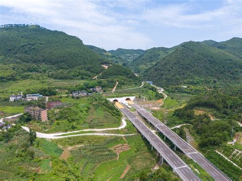 图集今日通车！渝武高速复线北碚至合川段建设纪实 重庆日报