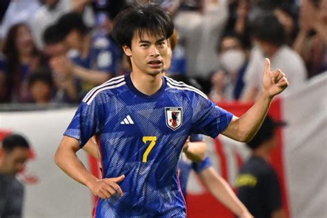 三笘薫は絶対的レギュラーではない。サッカー日本代表で中村敬斗が6戦6発「僕にはできない」【アジアカップ2023】