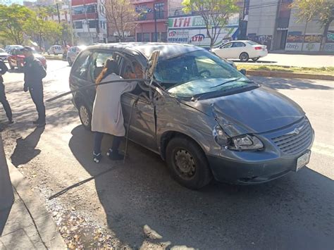 Choca Camioneta Y Cami N De La Ruta Ntr Zacatecas