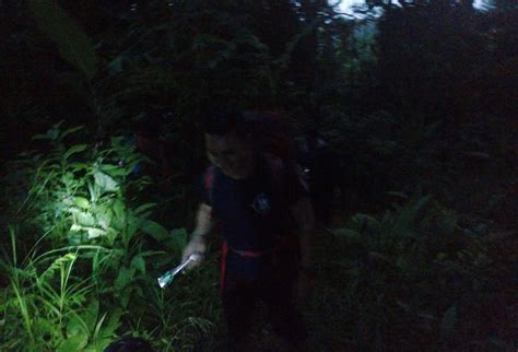 Tiong Kandang Trekking Yang Menantang Siti Mustiani
