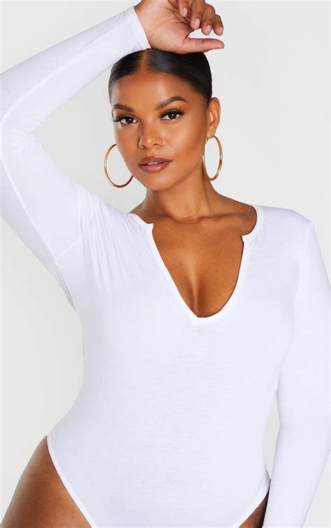 Plus Basic White Plunge Long Sleeve Bodysuit Plus Size Prettylittlething Usa