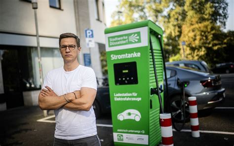 E Mobilität in Düsseldorf Protest gegen Ladesäulen Monopol der Stadtwerke