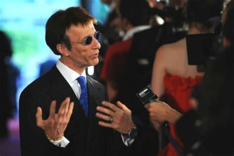 Bee Gees’ Robin Gibb Reports Amazing Recovery From Cancer [video]