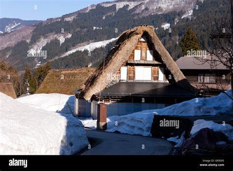 Japan Thatched Roof House Hi Res Stock Photography And Images Alamy