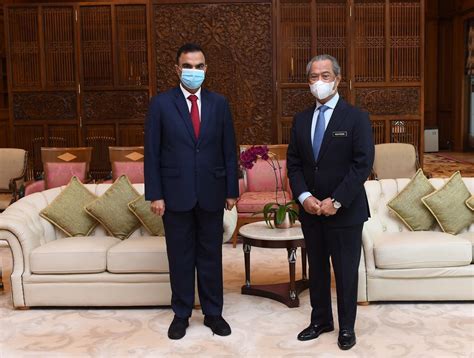 Malaysian Prime Minister Meets Qatar S Ambassador