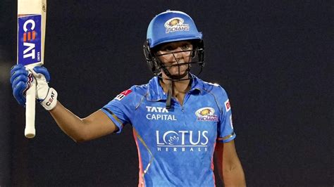 harmanpreet kaur creates history  st cricketer   world