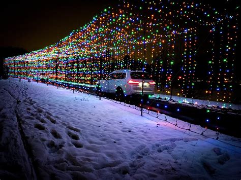 Drive-Through Christmas Lights Across Canada | Reader's Digest