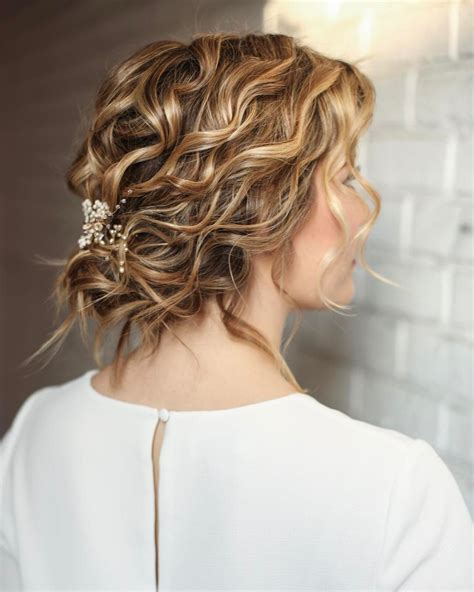 8 Superbes Idées De Coiffure De Mariage Pour Cheveux Courts Mariage Zenidees