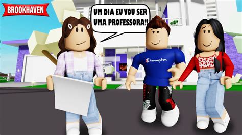 A MENINA POBRE TINHA UM SONHO DE SER PROFESSORA QUANDO ADULTA Roblox