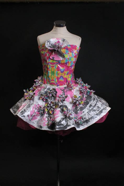 Paper Dress | Paper dress, Dresses, School fashion