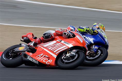 V Deos V Deo Batalla Pica Entre Stoner Y Rossi En Laguna Seca