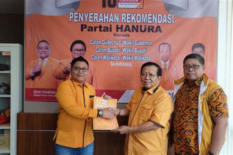 Hanura Resmi Serahkan Rekomendasi Calon Kepala Daerah Untuk Ntb Dan