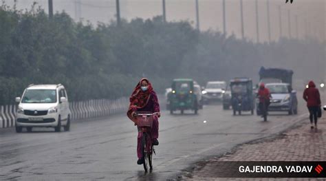 Delhi Weather Forecast Today Imd Predicts Cloudy Skies Light Rainfall