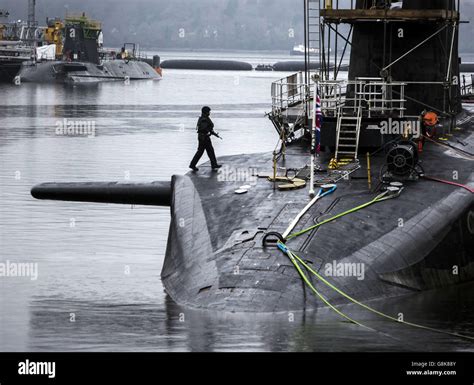 Vanguard Class Submarine Hms Vigilant One Of The Uk S Four Nuclear Warhead Carrying Submarines