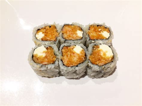 Cream Cheese spicy crab meat roll – 1000 sushi islands