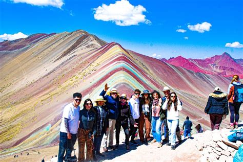 Cuzco Rainbow Mountain Tour Desayuno Almuerzo Y Valle Rojo Getyourguide