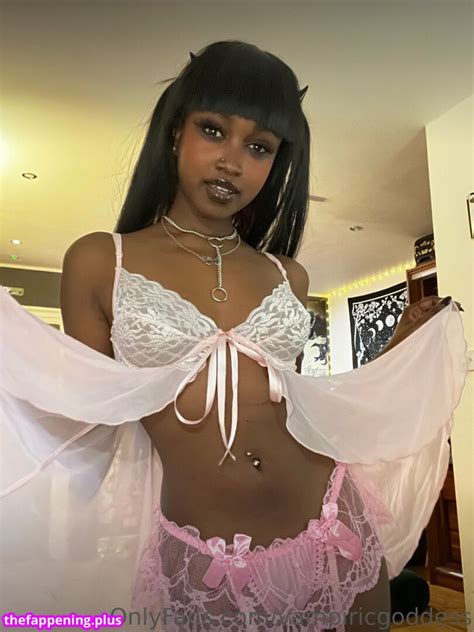 Richchocolit Vampleen Vampiricgoddess Nude Onlyfans Photo The