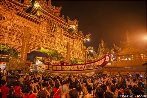 L05660 燒王船 東港迎王平安祭典 屏東縣 東港鎮 東港王船祭 王船祭 東隆宮 溫王爺 民俗活動 王船繞境 王船 牌樓 A Photo On Flickriver