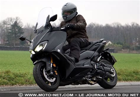 Scooter Essai Comparatif Honda Forza Vs Yamaha Tmax Le