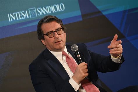 Intesa Sanpaolo Sostiene Le Pmi Italiane Un Incontro Strategico Ad Abu