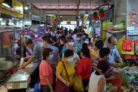 Crowds Throng Wet Markets Around Singapore Ahead Of Cny Singapore News