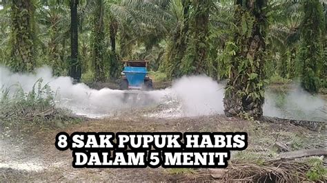 Pemupukan Perkebunan Kelapa Sawit Dengan Luasan Ribuan Hektar Mesin