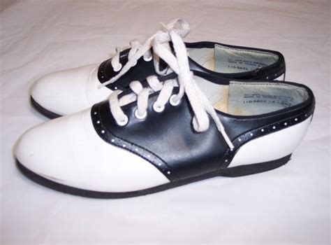 1950s Saddle Shoes Black N White Man Made By Agelessfinds On Etsy