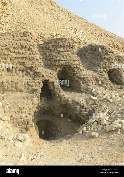 Mastaba No Ancient Burial Chambers Constructed In The Mud Brick