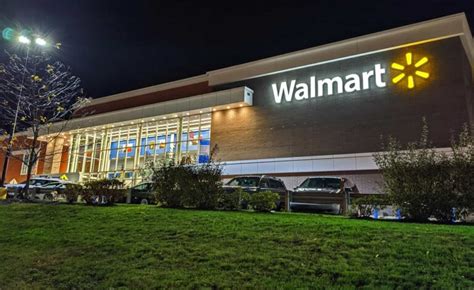 The Complete Guide to Walmart Parking Lot Camping (and Real Alternatives) - Camper Smarts